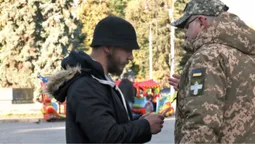 Мобільний рекрутинг: у центрі Луцька розповідали про набір у Волинську бригаду ТрО (відео)
