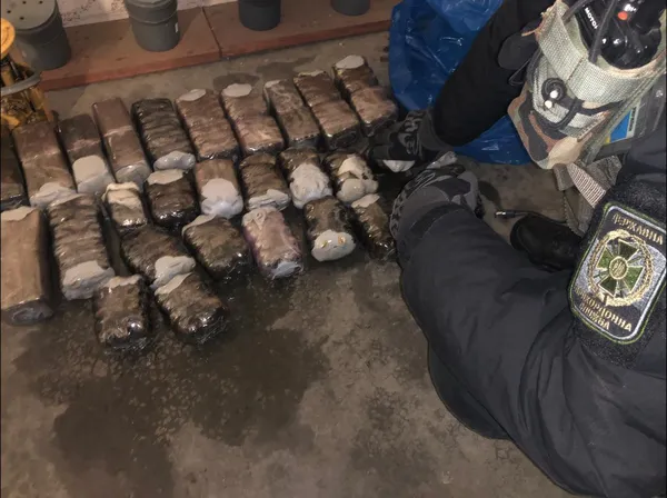 Через «Ягодин» намагалися перевезти 21 кілограм гашишу (фото, відео)