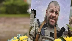 У Нововолинську попрощалися із бійцем Леонідом Ткачуком (фото)