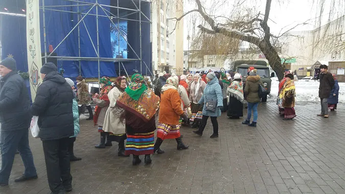 У центрі Луцька «гуляли» Різдво (фото, відео)