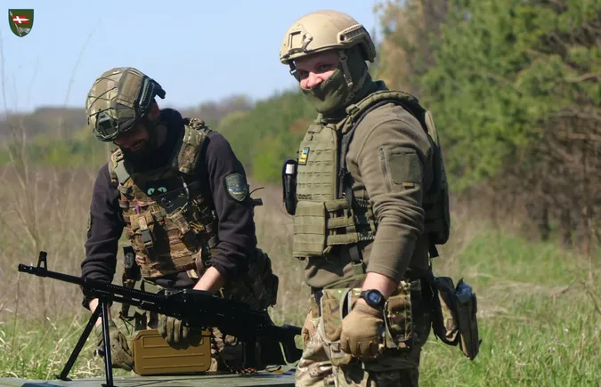 «Рука тверда, серце б'є рівно»: волинські воїни показали потужні знімки