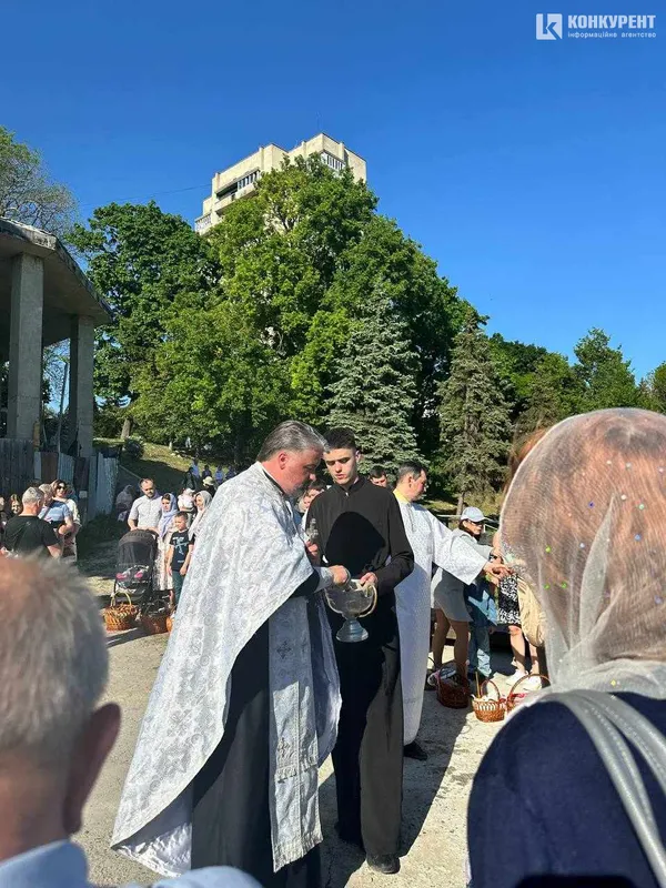У церкві Луцька, яка загорілась напередодні Великодня, святили паски (фото)