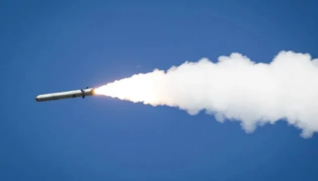 Харківщина: росіяни вдарили ракетами по газопереробному підприємству