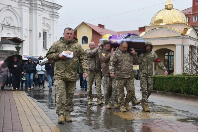 У Луцьку попрощались з Героєм Віталієм Назарчуком (фото)