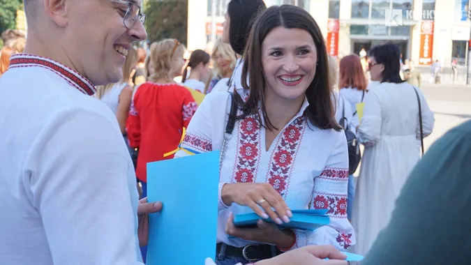 Лучани у День міста тілами склали карту України (фото)