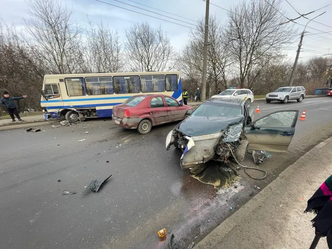 Масштабна аварія паралізувала рух цілої частини Луцька