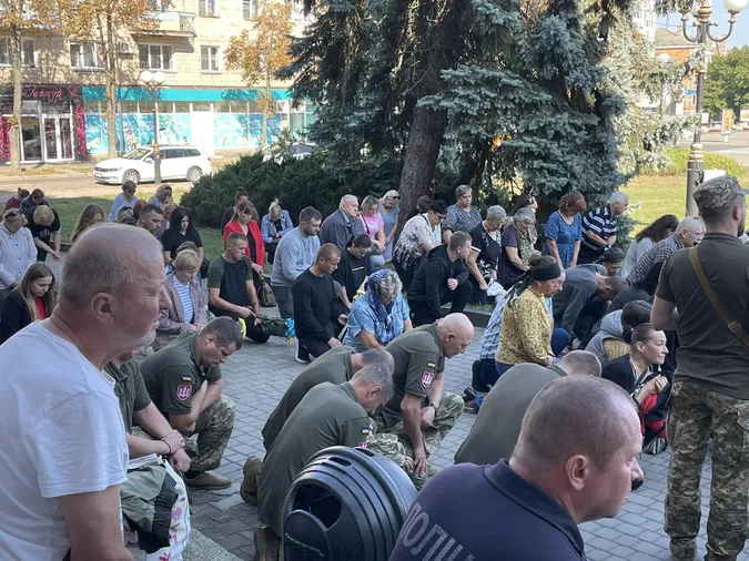 У Ковелі попрощалися з десантником Денисом Андросюком (фото)