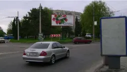 Білборди, кіоски та сходи: де в Луцьку демонтують тимчасові споруди (фото)