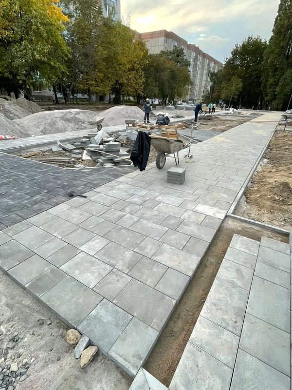 Показали, що зробили на площі перед луцьким РАЦСом (фото)