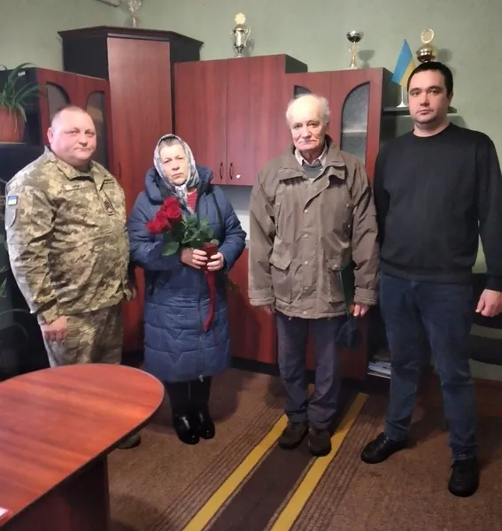 На Волині рідним загиблого воїна вручили його почесний орден «Хрест Героя»