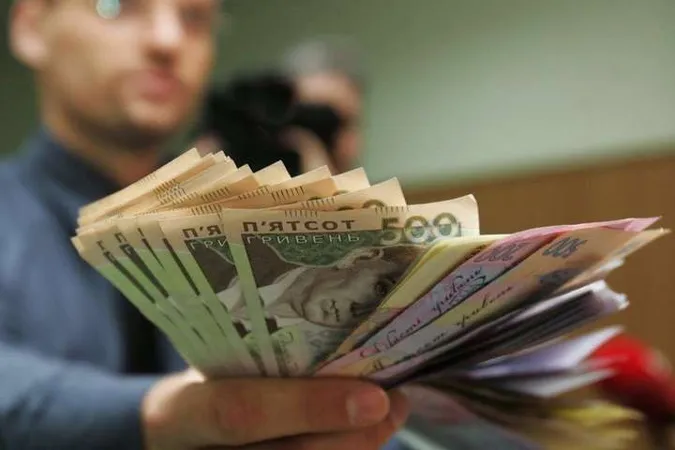 Активній молоді Луцька виплачуватимуть премії: коли та скільки