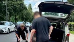 Спустило колесо: луцькі патрульні допомогли водію з бойовими травмами
