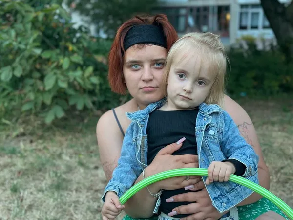 Фотосесія у формі чоловіка: вдова кулеметника з Волині Івана Зелінського поділилася спогадами про коханого (фото)