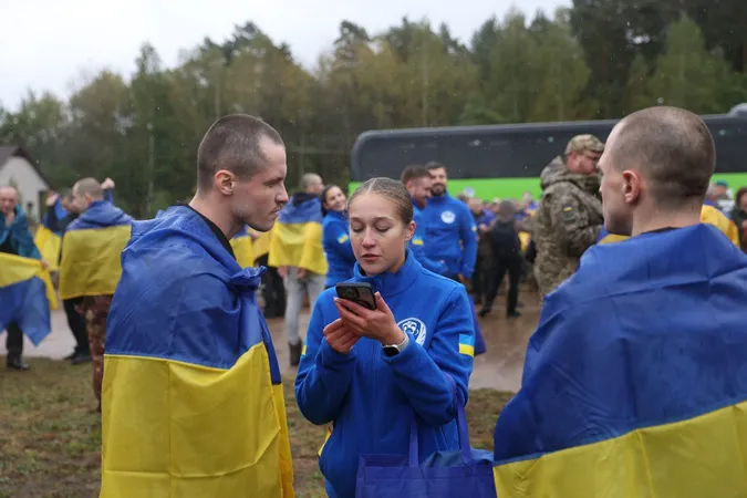 ⚡️Новий обмін: в Україну повернули 185 захисників та 20 цивільних (фото)