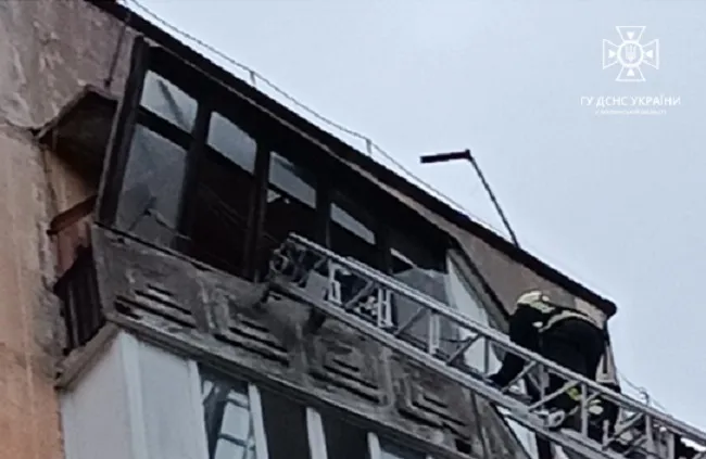 Зачинені діти, пожежі і вивалена рама: один день роботи волинських рятувальників (фото)