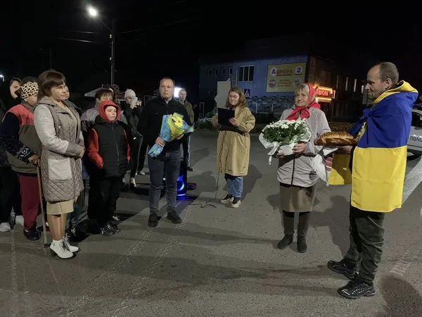 На Волині зустріли звільненого з полону військовослужбовця Василя Кулачука (фото)