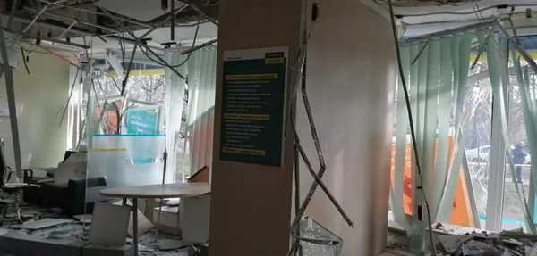 Вибух у відділенні «Ощадбанку» в Києві: вкрали «копійки», а збитків на мільйони (фото)