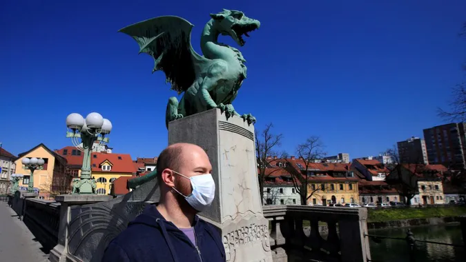В Словенії впроваджують комендантську годину та посилюють карантин