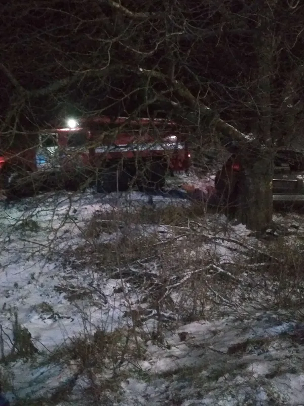 Одна вантажівка і чотири легковики: на Волині автомобілі діставали з кюветів