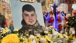 У Нововолинську попрощалися з молодим воїном Дмитром Потураєм (фото)
