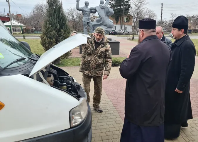 Наспівали на авто для ЗСУ – Підгайцівська громада відправила на фронт ще один бус (фото)