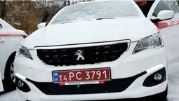 Автівки для сімейних лікарів досі на тимчасових номерах (відео)