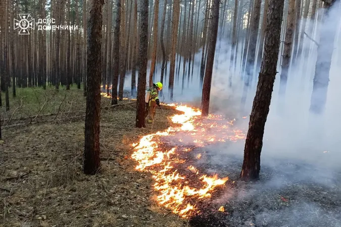 Волинські рятувальники потрапили під обстріл на Донеччині