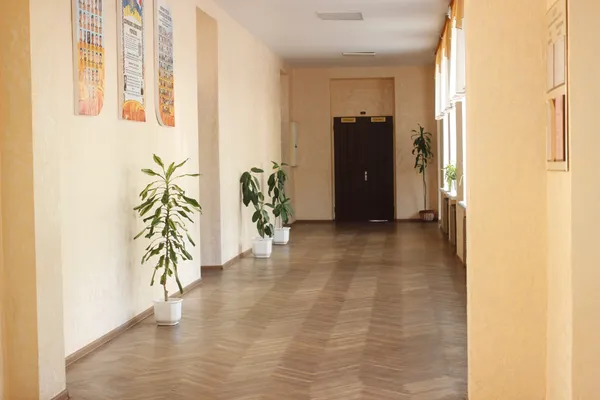 Порожні школи та безлюдні вулиці: як Луцьк святкував 1 вересня (фото)