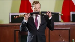 У Польщі виходить адаптація українського серіалу «Слуга народу» (фото, відео)