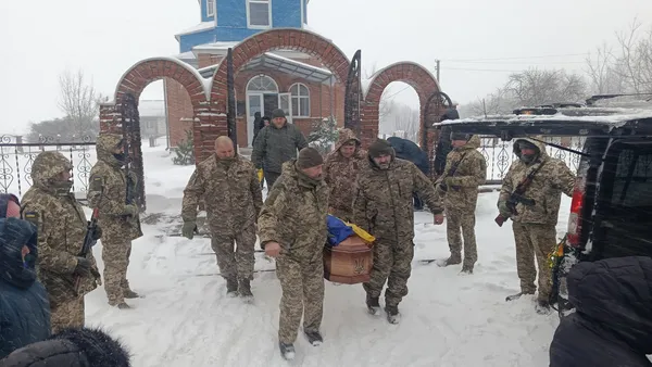 На Волині попрощалися з воїном із Херсонщини Андрієм Петренком (фото)