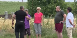 На Волині – гучний скандал через «пахучий» бізнес на свинях біля джерел (відео)