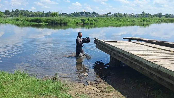 Водолази обстежують Стир з металошукачем: що шукають (фото)