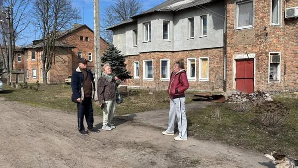 Мешканці громади на Волині пишуть заяви на відшкодування збитків після ворожого обстрілу (відео)