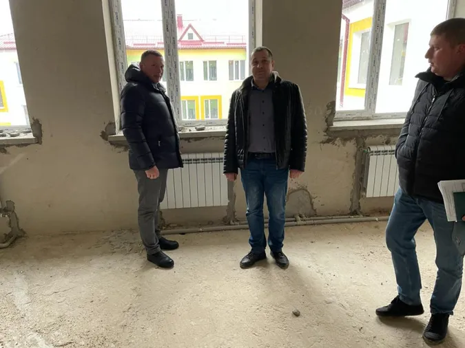 Показали, як зводять вистраждану школу в Башликах (фото)