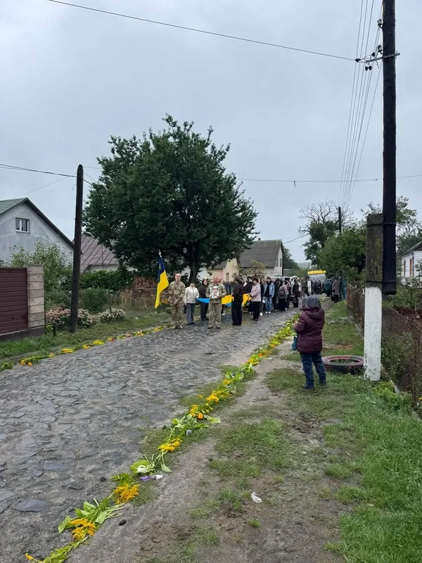 Назавжди 25: в останню дорогу провели Героя з Волині Юрія Коломія (фото)