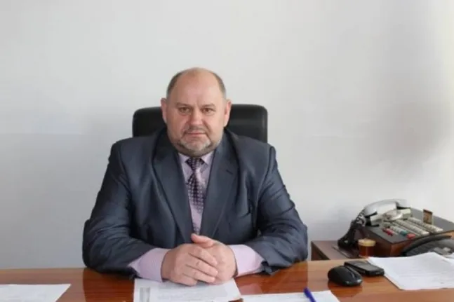 Затриманого на хабарі голову Любомльської РДА відсторонили від посади