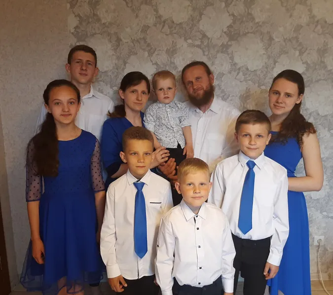 «То всі наші діти», – у родині священника із Струмівки виховують прийомних дітей