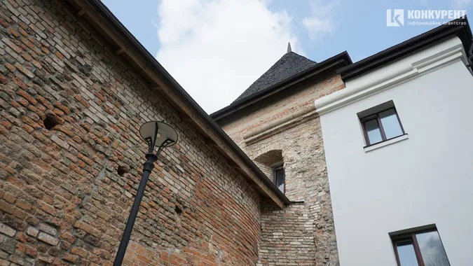 500-літні підземелля, вежа, мур: у Луцьку відкрили Окольний замок (фото)
