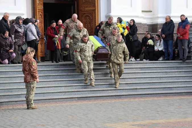 Небо плакало: Луцьк навколішки прощався з загиблим на Курщині бійцем Віктором Калеником