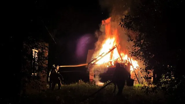 Малолітній син підпалив хлів односельчанина: на Волині судили матір п'ятьох дітей