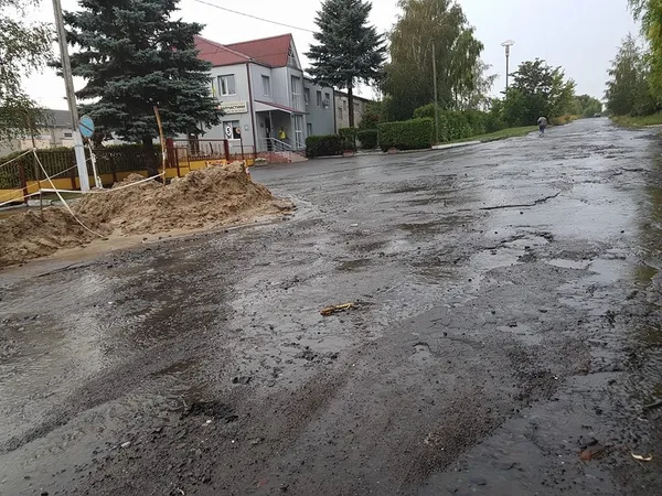 «Ями на ямі», або як виглядає вулиця у Луцьку