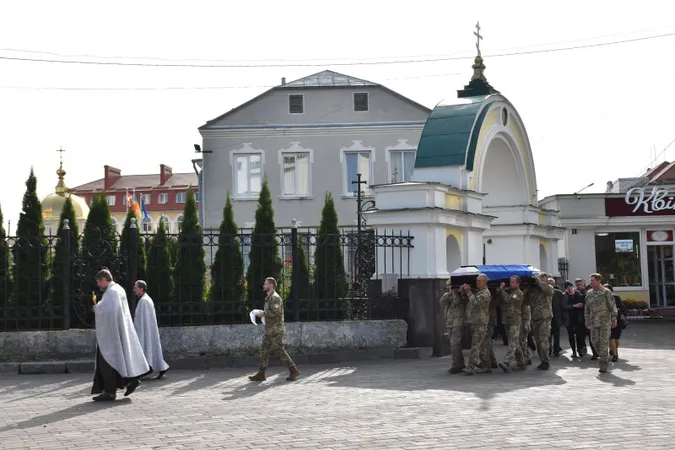 У Луцьку попрощалися з головним сержантом Анатолієм Мосоруком (фото)