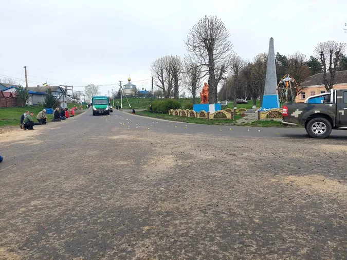 На Волині попрощалися з воїном, який загинув під Бахмутом (фото)