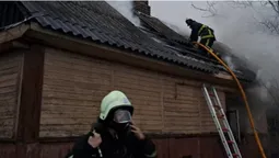 Докурилася: у Луцьку жінка отримала опіки під час пожежі (фото)
