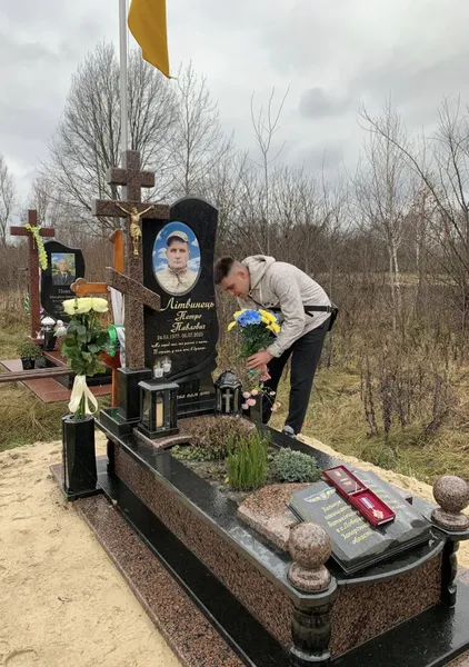 На Волині дружині та сину Героя вручили його посмертний орден за мужність (фото)