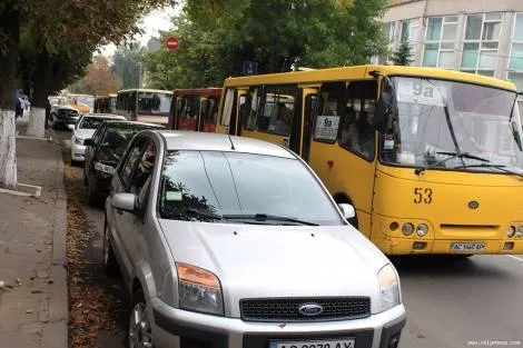 Депутати-«ляшківці» не хочуть парковки в центрі Луцька?