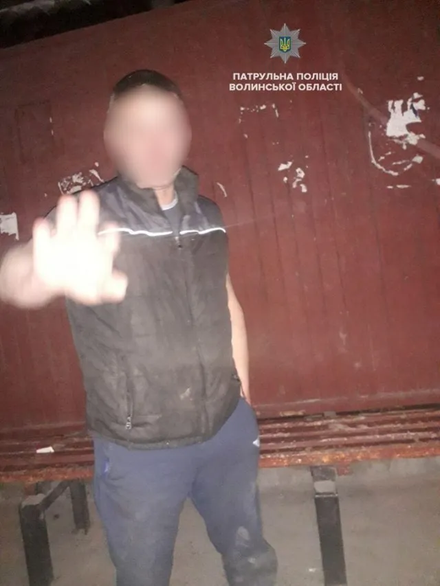 Дали умовне: у Луцьку судили п'яного водія, який кинув камінь у патрульного