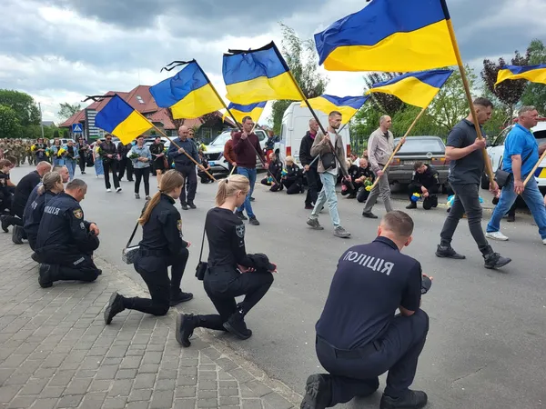 У Ковелі попрощалися з 35-річним сержантом поліції Дмитром Сергієнком (фото)