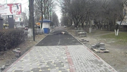 У Луцьку облаштовують пішохідну зону з велодоріжкою (фото)