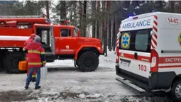 «Швидка» застрягла: на Волині фельдшера везли на виклик пожежним автомобілем (фото)
